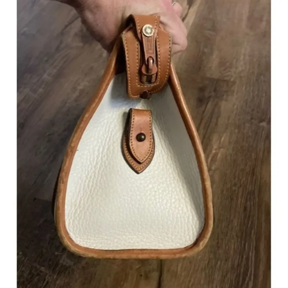 Dooney Bourke Vintage All Weather Off White Leather Purse Satchel Hand Bag